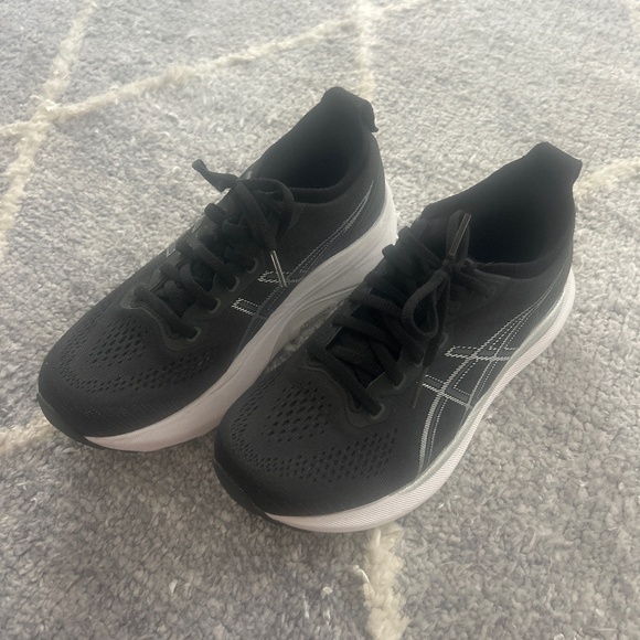 ASICS Gel-Kayano 31, size 6 - Picture 1 of 3